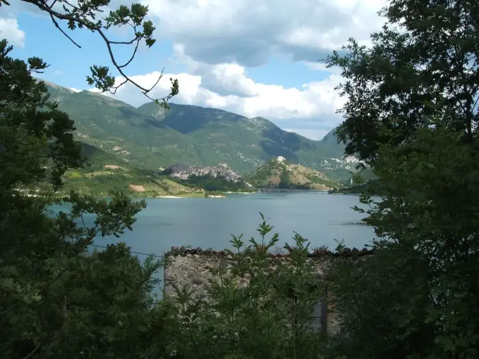Castel Di Tora